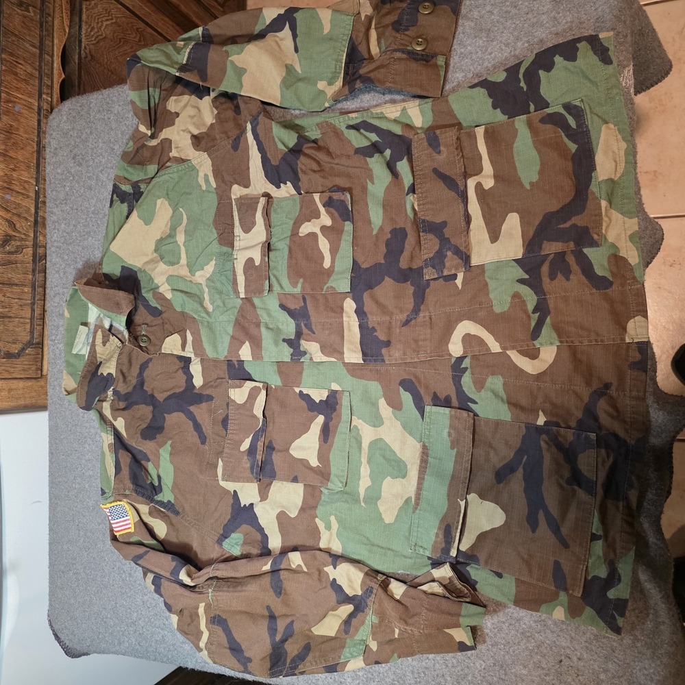 vintage U.S. military woodland camouflage battle dress uniform Large Rrg K2